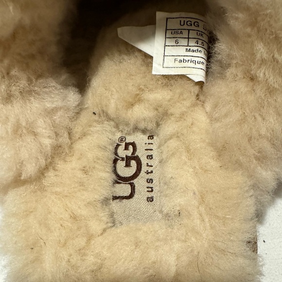 UGG Tan Shearling Scuffette Slippers  Size 6 - Picture 6 of 7